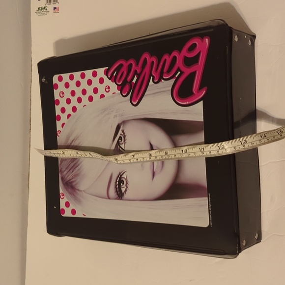 2011 Barbie Case - Picture 10 of 11